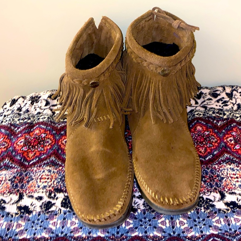 Minnetonka Suede Booties with fringe